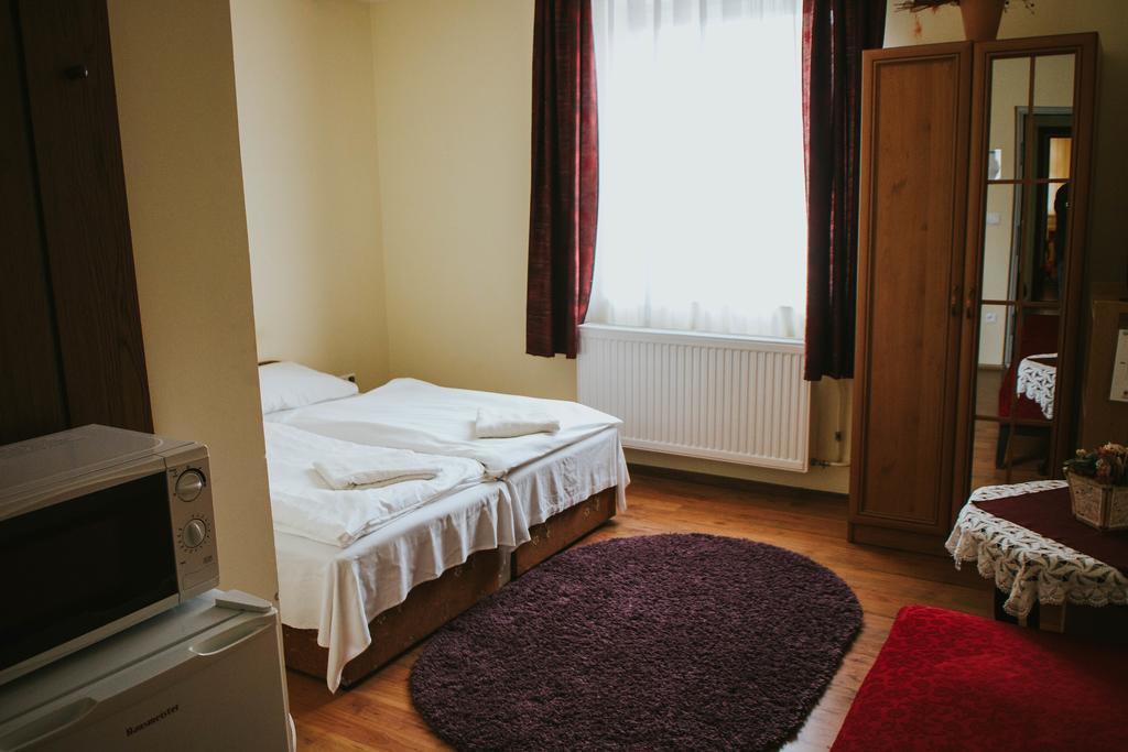 Szép Kert Vendégház Szekszárd Esterno foto